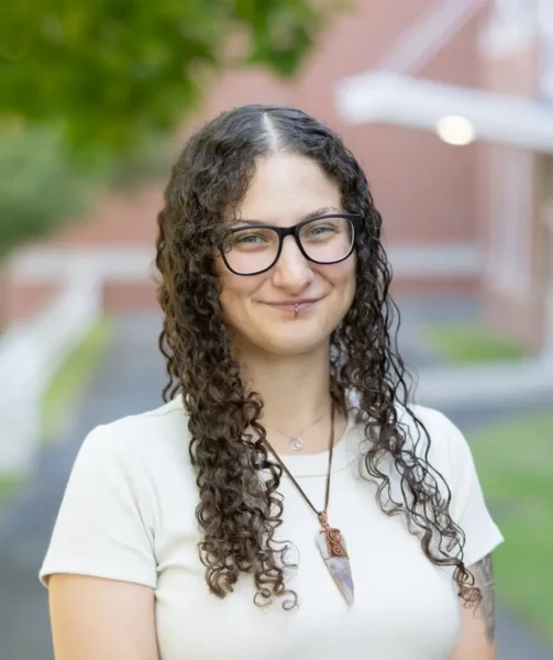 Mia Dominguez Headshot